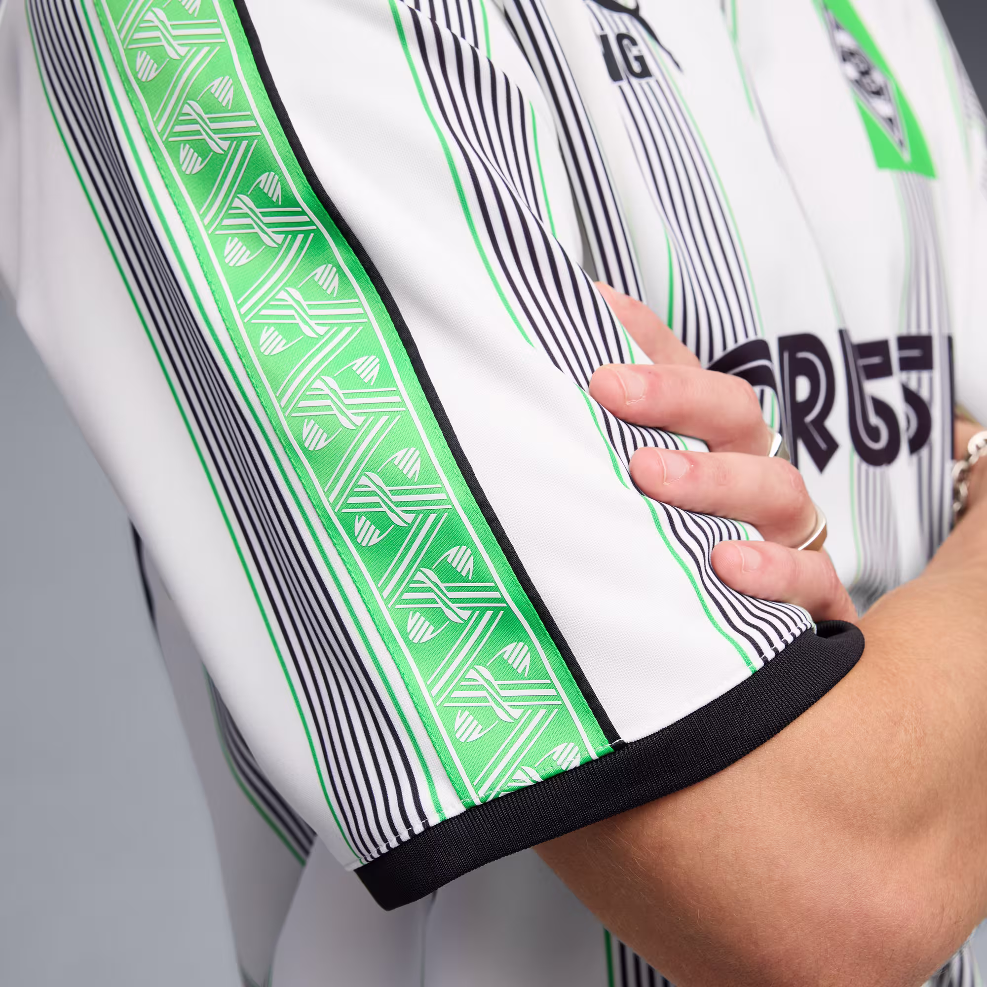 Borussia Mönchengladbach King 26 shirt collar detail