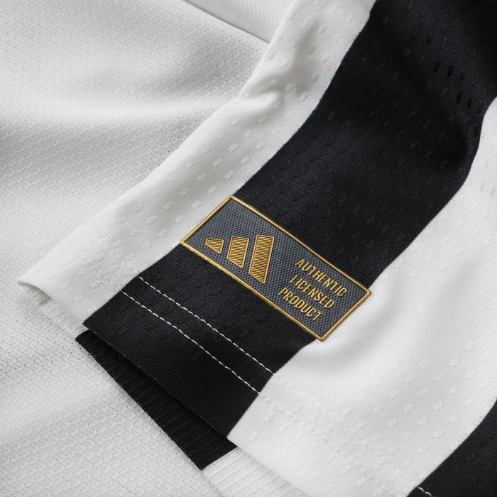 Juventus 2026-27 home kit detail