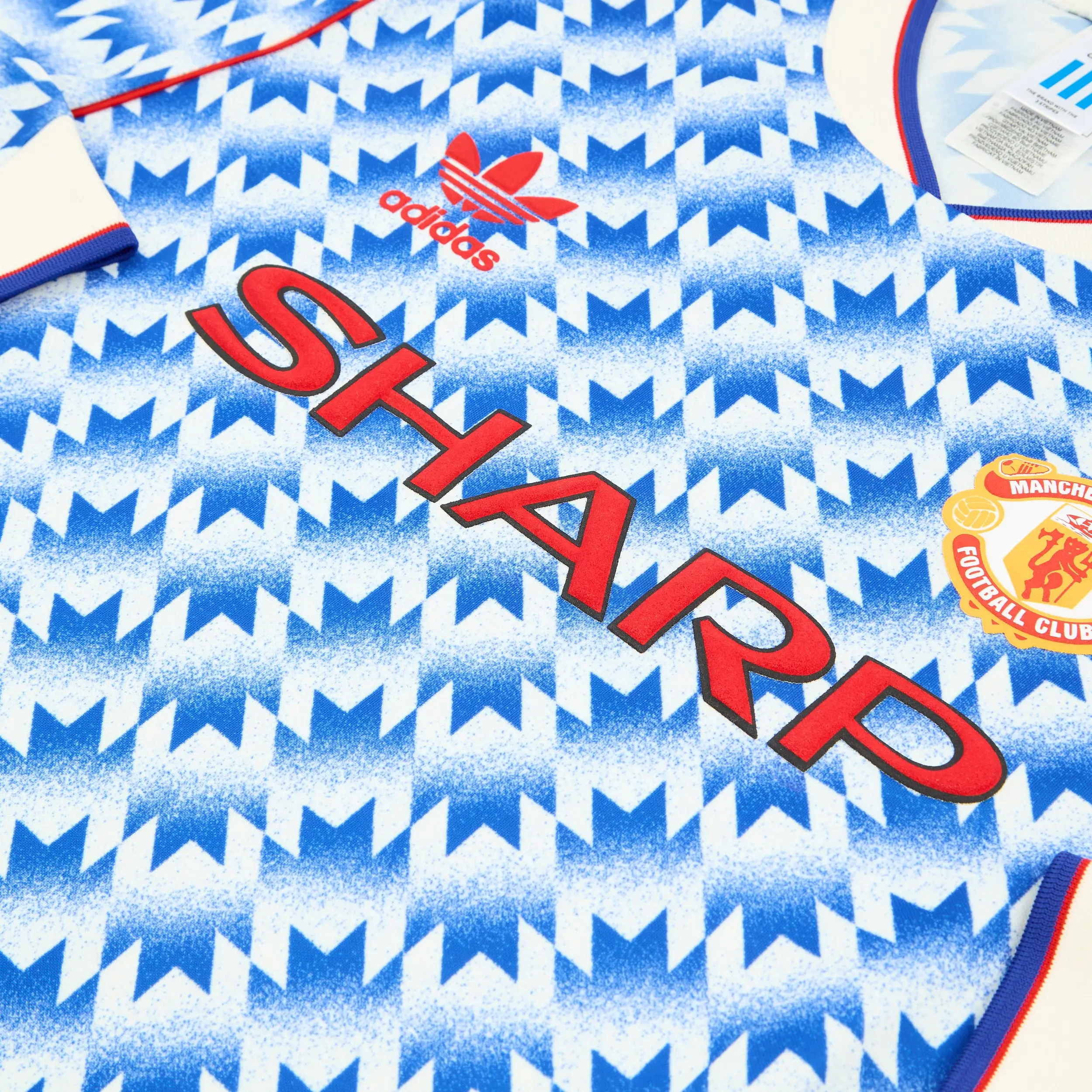 Manchester United 1990-92 reissue detail