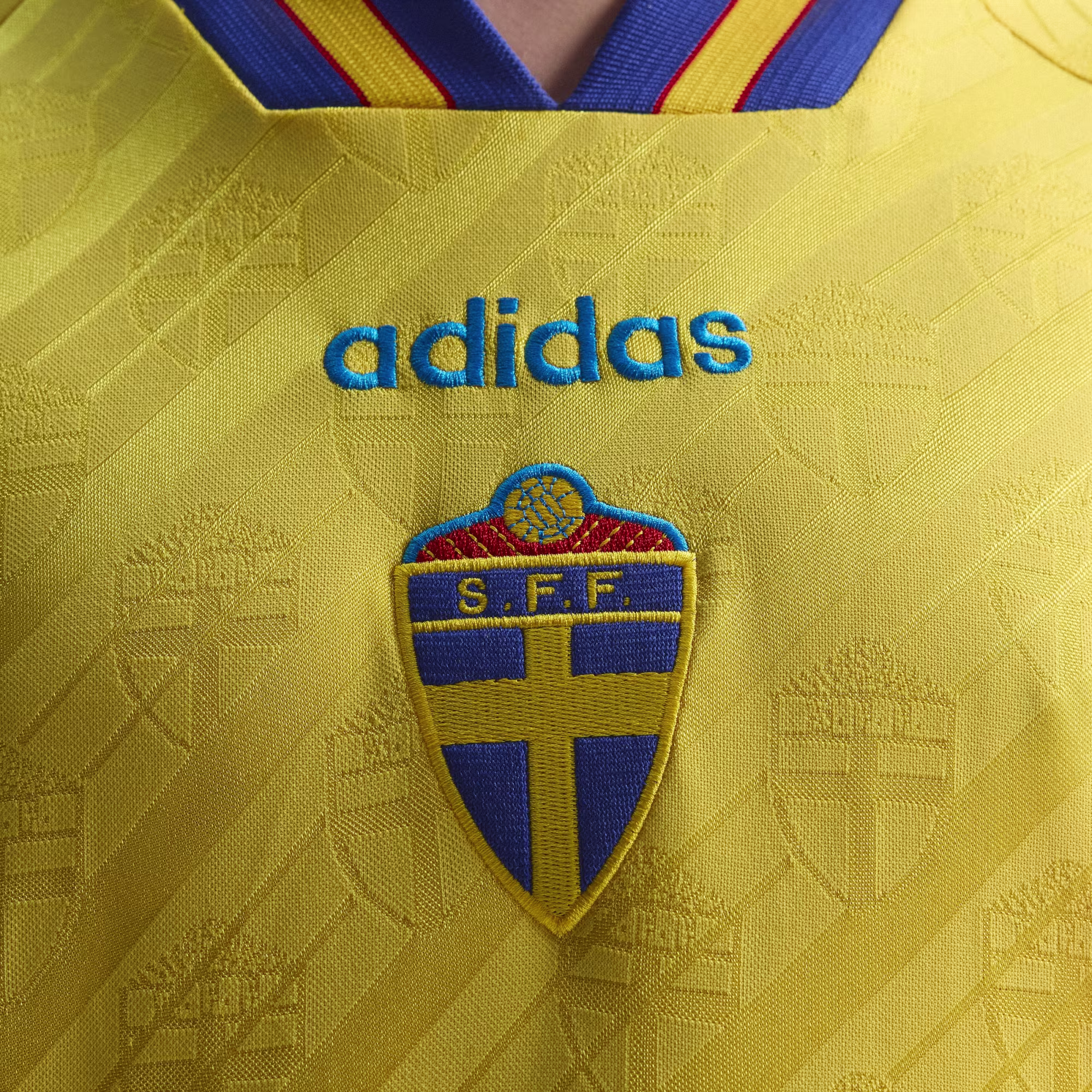 Sweden 1994 home reissue collar detail